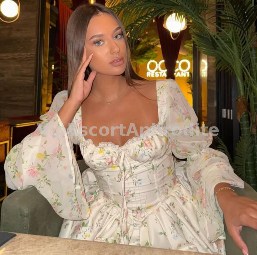 ADEL — elite escort in Paris